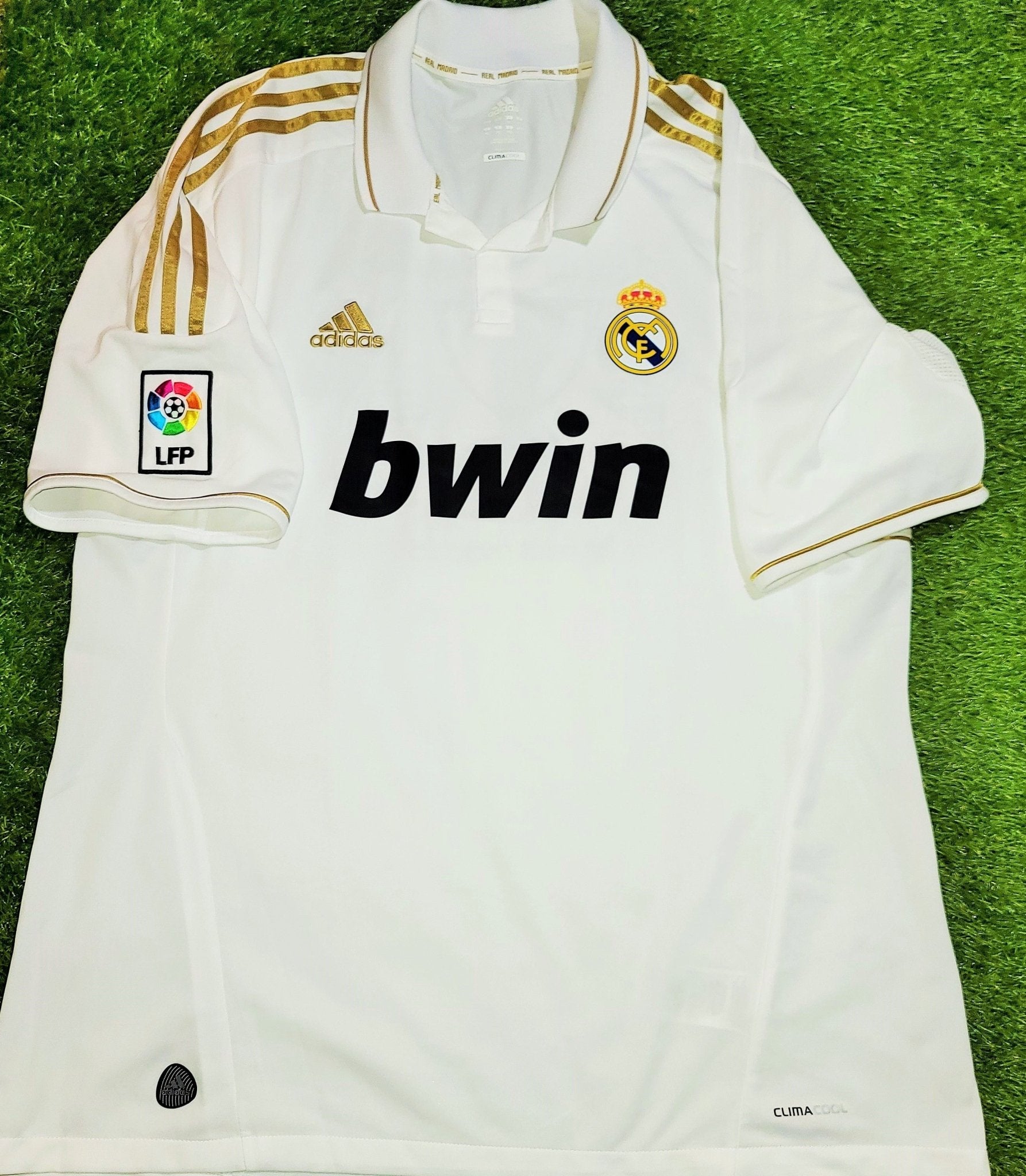 Real Madrid 2011 2012 LA LIGA CHAMPIONS Home Jersey Shirt Camiseta XL SKU# V13659 foreversoccerjerseys