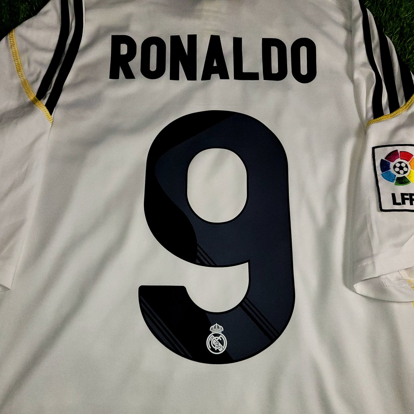 Cristiano Ronaldo Real Madrid 2009 2010 DEBUT Home Soccer Jersey Shirt M SKU# E84352 - ForeverSoccerJerseys