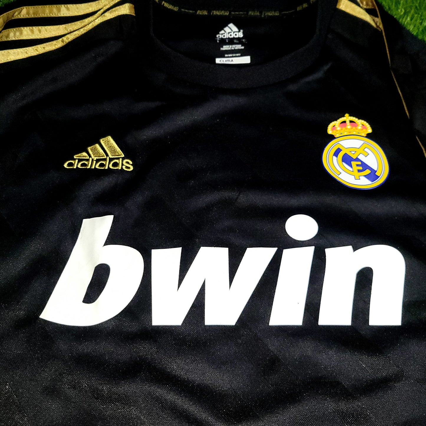 Cristiano Ronaldo Real Madrid 2011 2012 Away Soccer Jersey Shirt L SKU# V13642 - ForeverSoccerJerseys