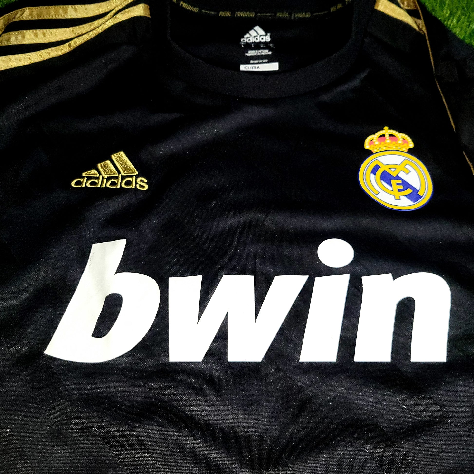 Cristiano Ronaldo Real Madrid 2011 2012 Away Soccer Jersey Shirt L SKU# V13642 - ForeverSoccerJerseys