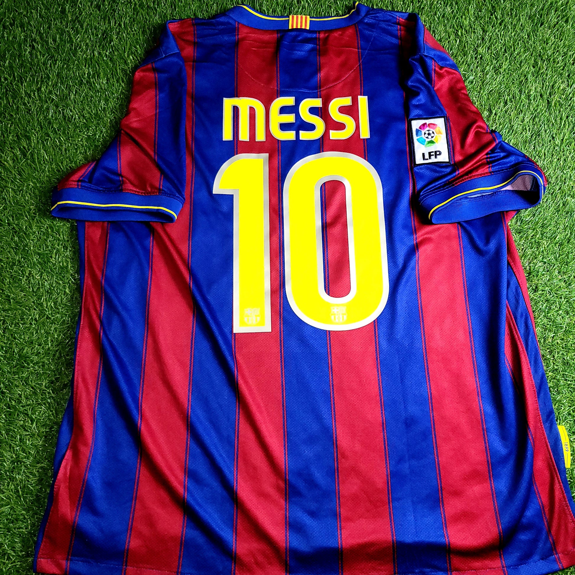 Messi Barcelona 2009 2010 Home Soccer Jersey XL SKU# 343808-496 - ForeverSoccerJerseys