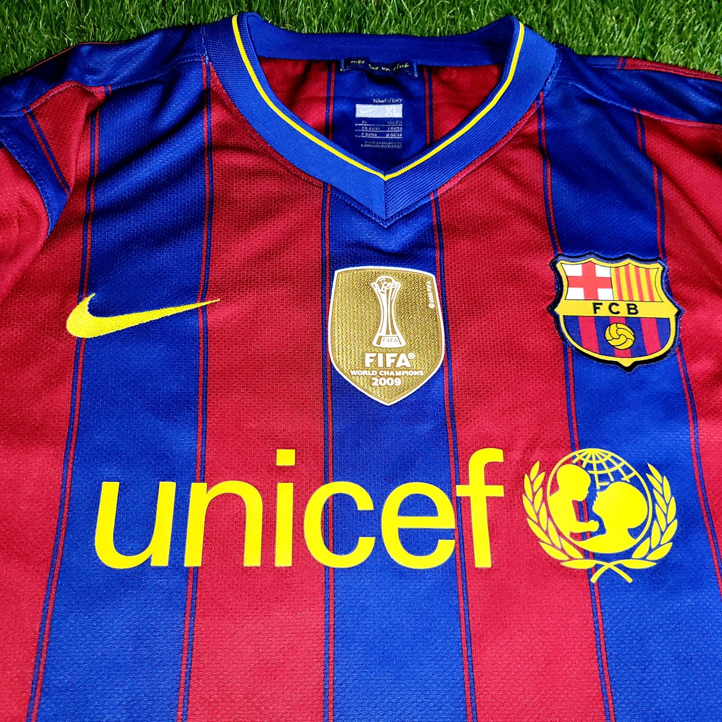 Messi Barcelona 2009 2010 Home Soccer Jersey XL SKU# 343808-496 - ForeverSoccerJerseys