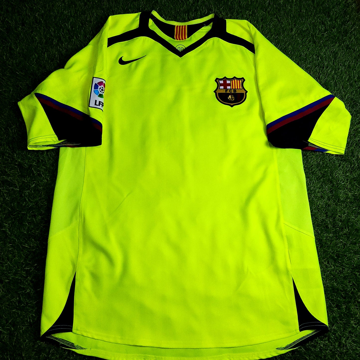 Messi Barcelona 2005 2006 Away Soccer Jersey M SKU# 195971