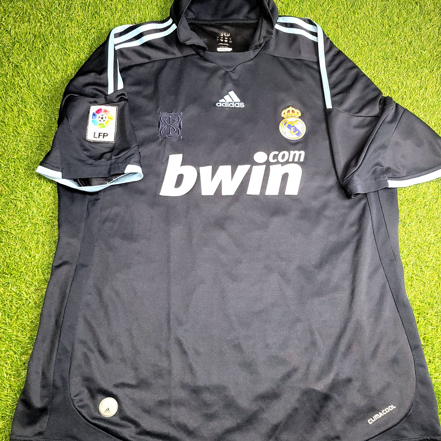 Kaka Real Madrid 2009 2010 DEBUT Soccer Jersey XL SKU# E84339