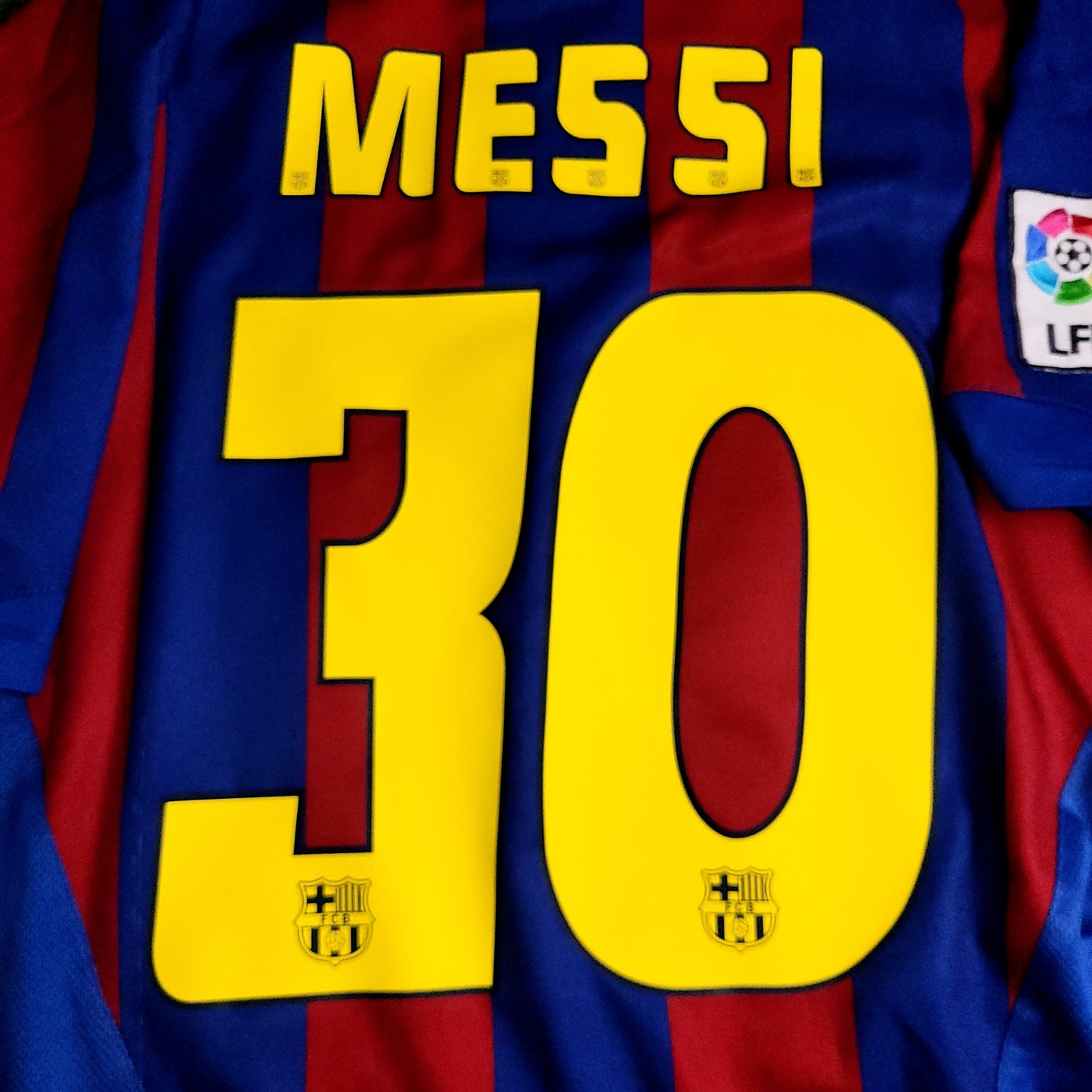 Messi Barcelona 2005 2006 Soccer Jersey M SKU# 195970 - ForeverSoccerJerseys