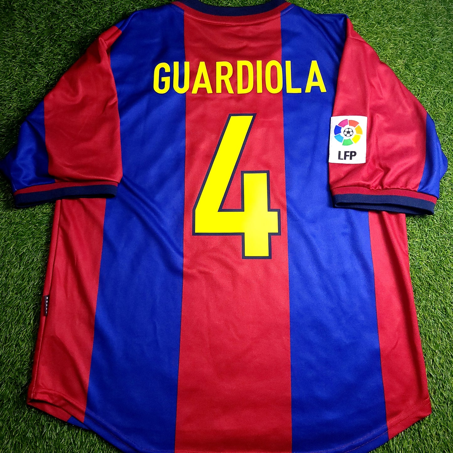 Guardiola Barcelona 1998 1999 Home Soccer Jersey L - ForeverSoccerJerseys