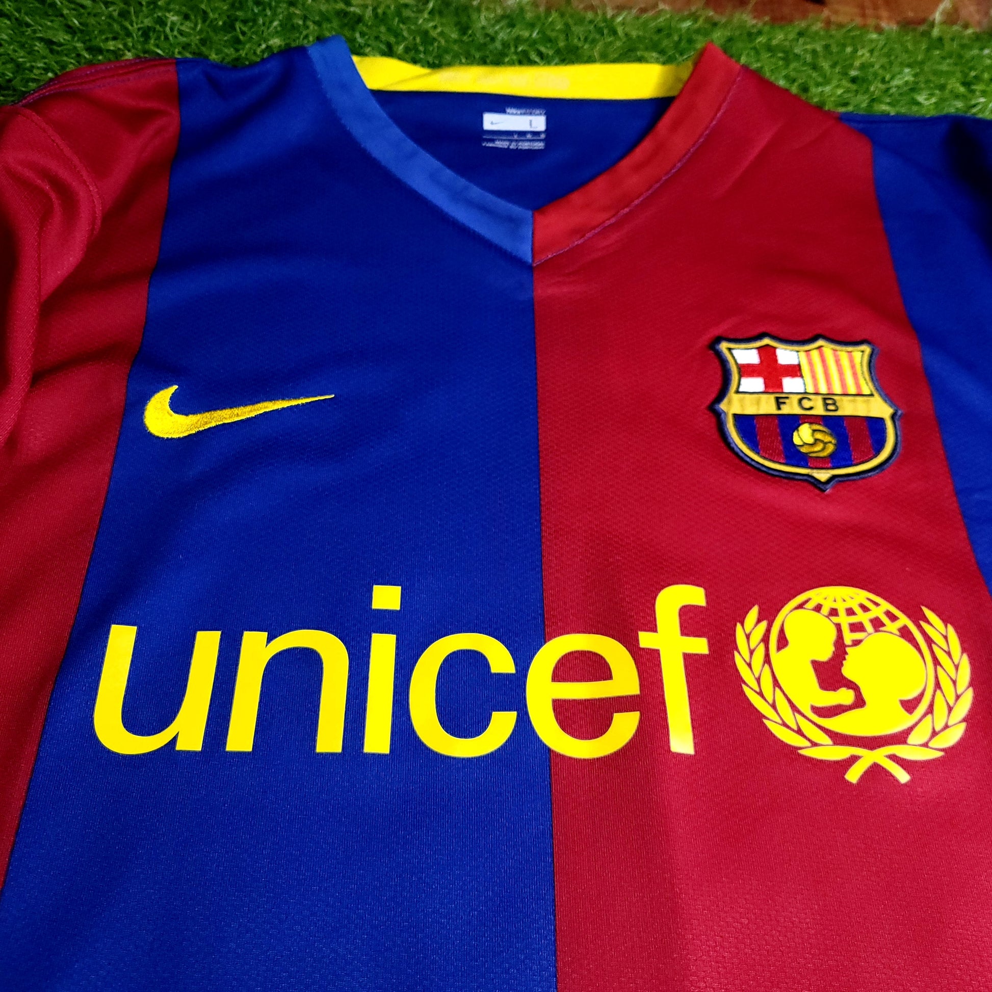 Ronaldinho Barcelona 2006 2007 Soccer Jersey L SKU# 146980-425 - ForeverSoccerJerseys