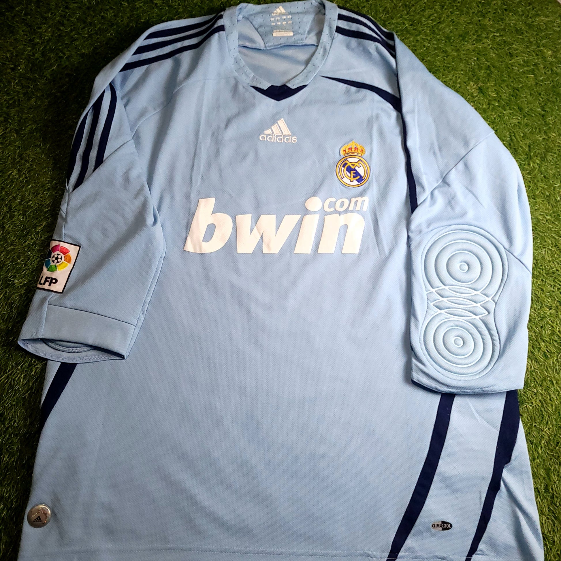 Casillas Real Madrid GK 2008 2009 Soccer Jersey XL SKU# 697795 - ForeverSoccerJerseys