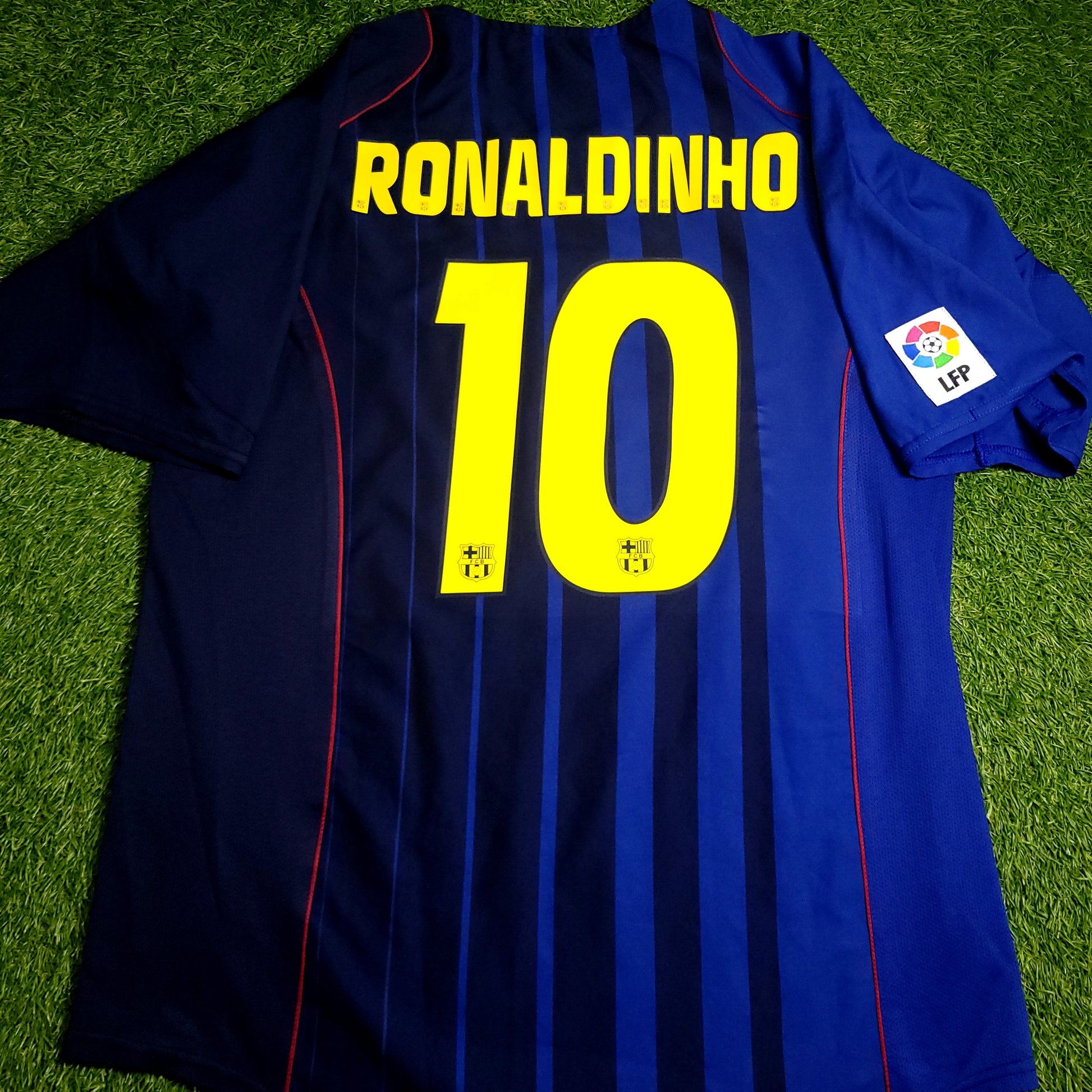 Ronaldinho Barcelona 2004 2005 Away Soccer Jersey XL SKU# 118862 - ForeverSoccerJerseys