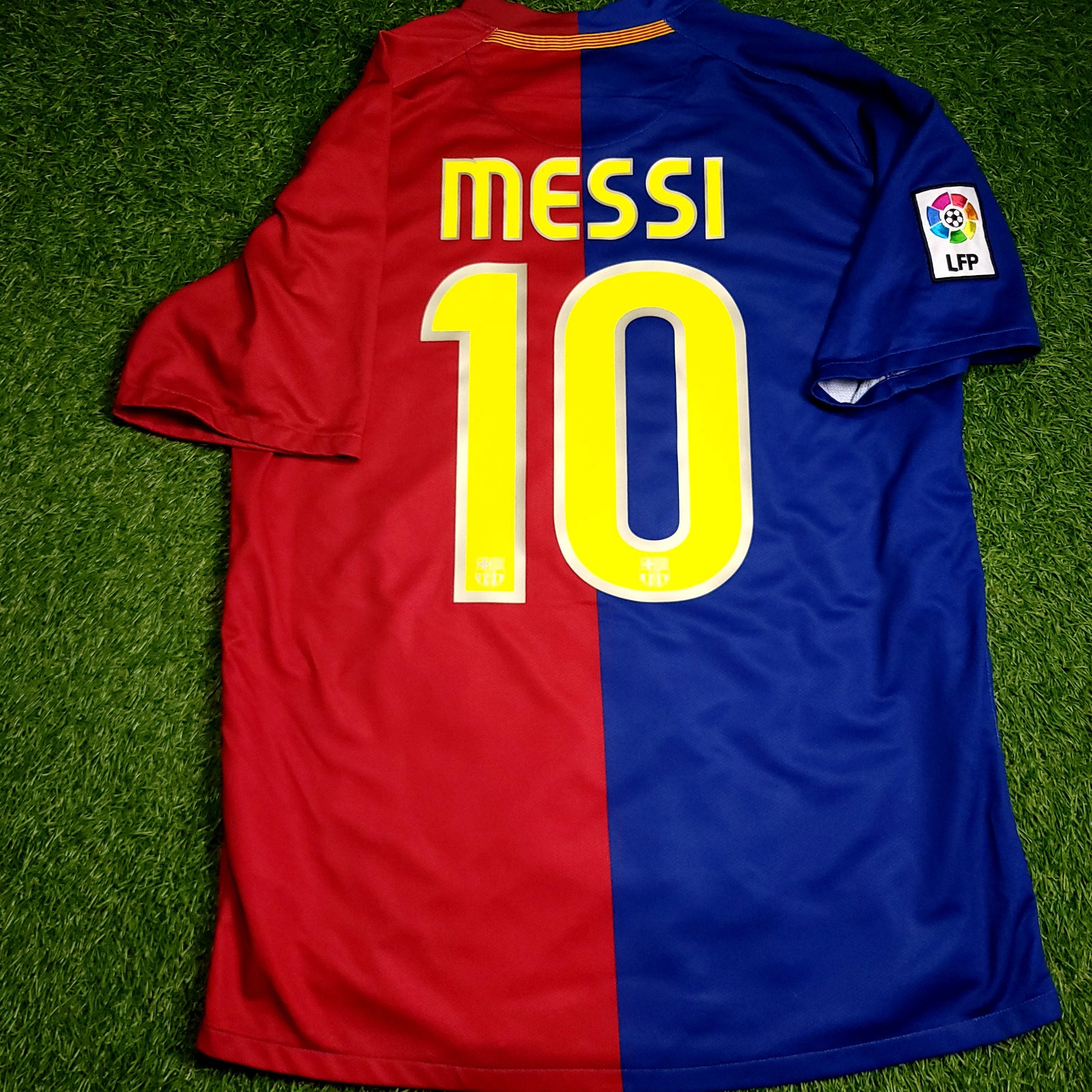 Messi Barcelona TREBLE SEASON 2008 2009 Soccer Jersey M SKU# 286784-655 - ForeverSoccerJerseys
