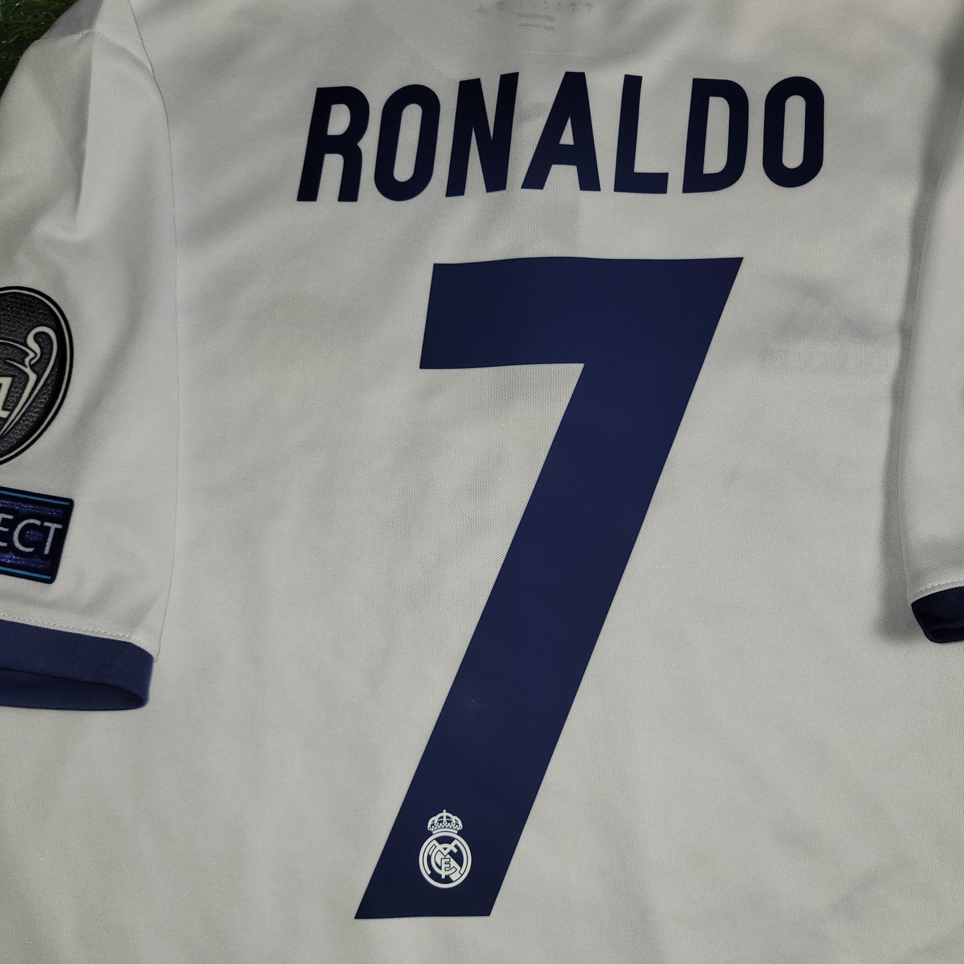 Cristiano Ronaldo Real Madrid 2016 2017 UEFA Home Soccer Jersey Shirt L SKU S94992 Adidas