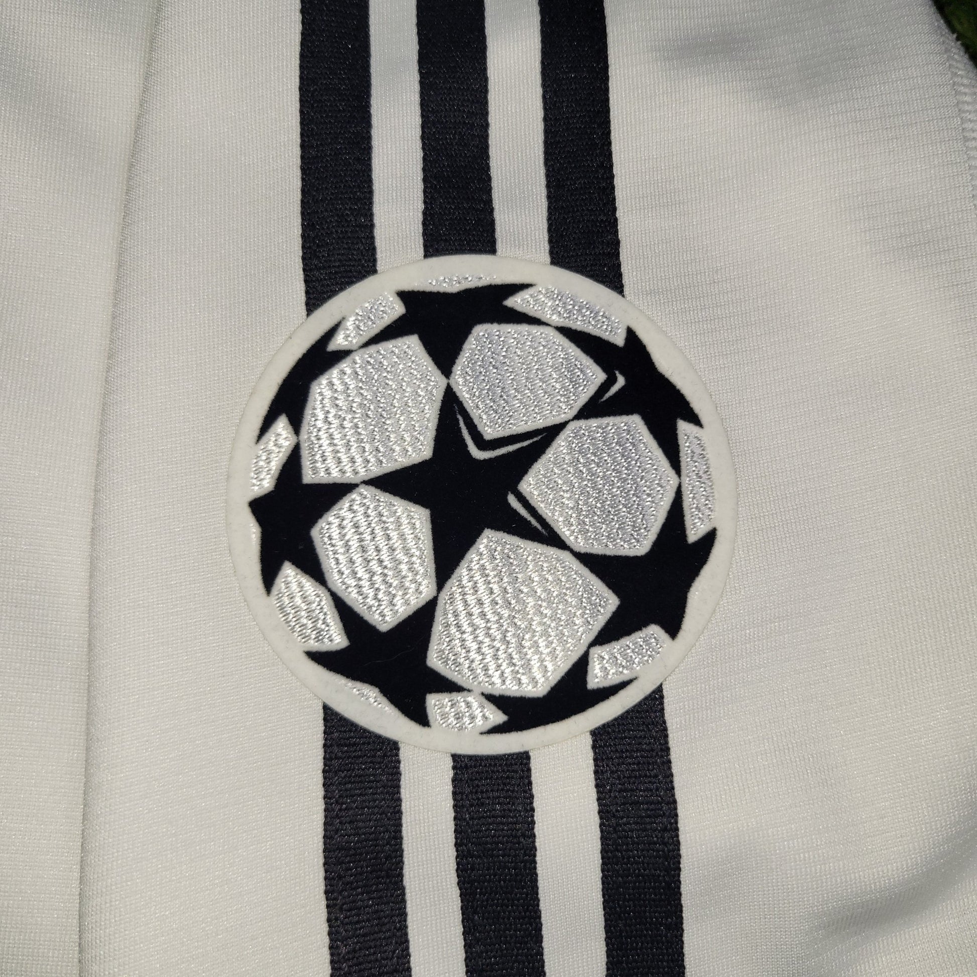 Zidane Real Madrid 2003 2004 UEFA Soccer Jersey Shirt L SKU# 021804 Adidas