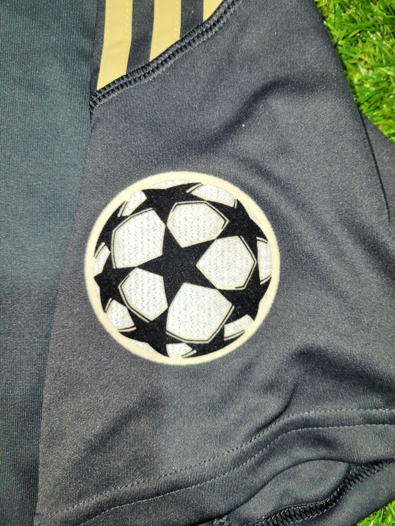 Cristiano Ronaldo Real Madrid 2009 2010 DEBUT SEASON Soccer Third Jersey Shirt BNWT L SKU# E84329 Adidas