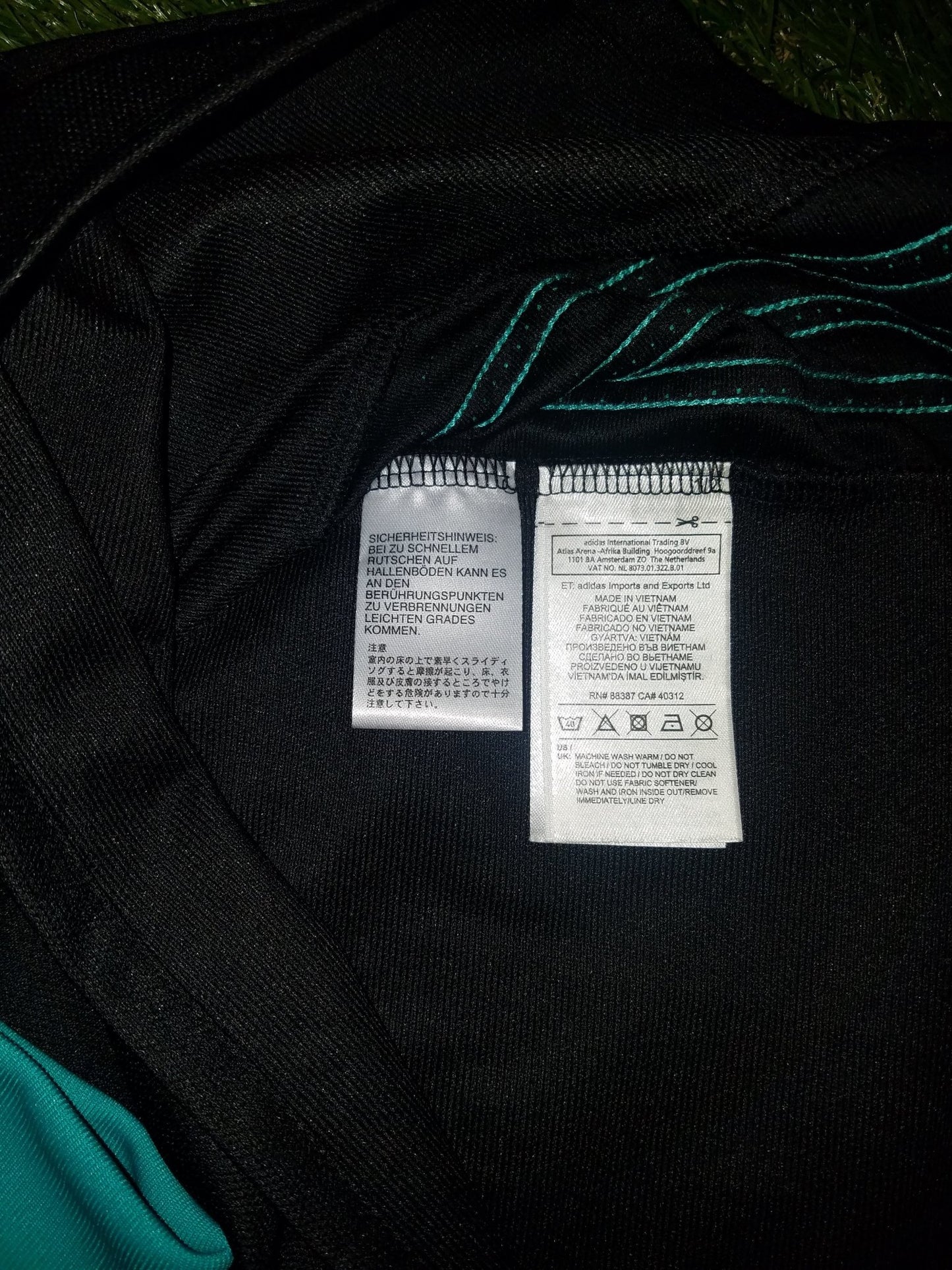 Cristiano Ronaldo Real Madrid 2017 2018 Black Long Sleeve Jersey Shirt Maglia L B31088 foreversoccerjerseys