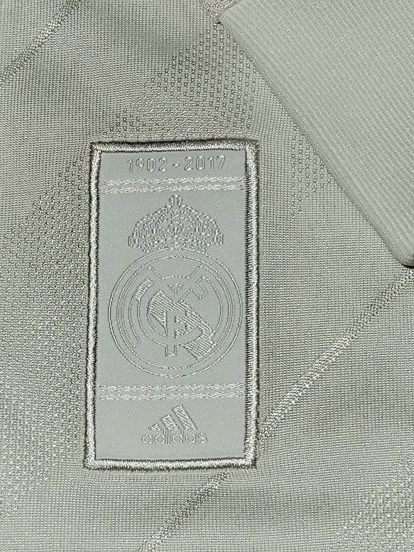 Cristiano Ronaldo Real Madrid 2017 2018 Long Sleeve Soccer Jersey Shirt L SKU# B31106 Adidas