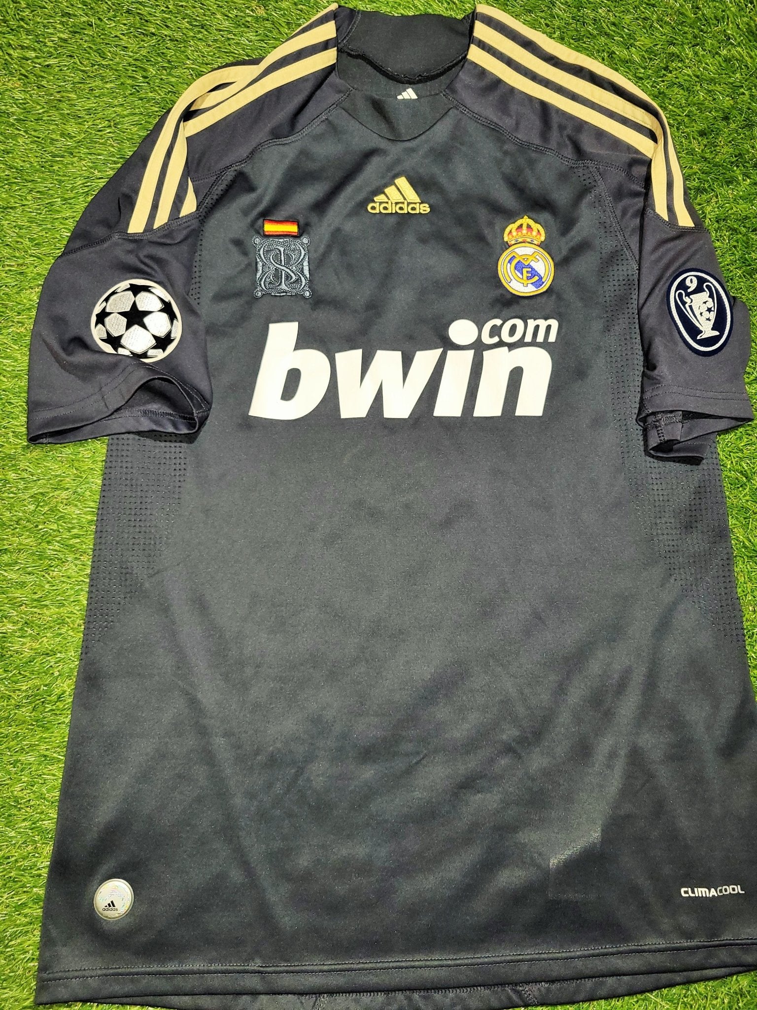 Kaka Real Madrid 2009 2010 DEBUT SEASON Third Soccer Jersey Shirt M SKU# E84329 Adidas