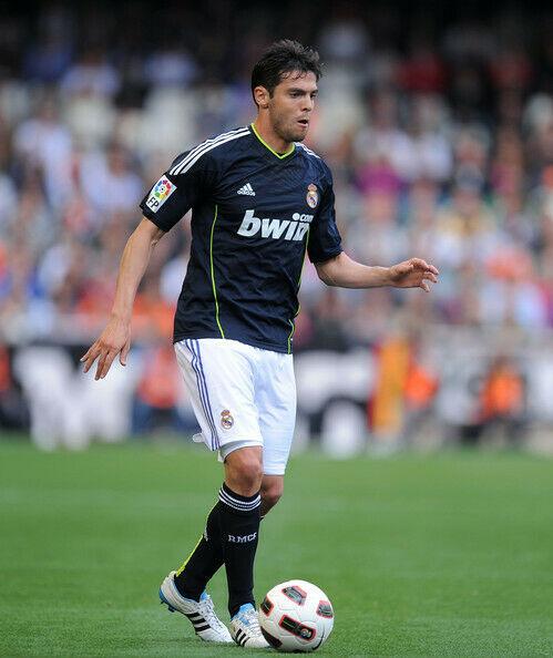 Kaka Real Madrid 2010 2011 Away Soccer Jersey Shirt M SKU# P95985 Adidas