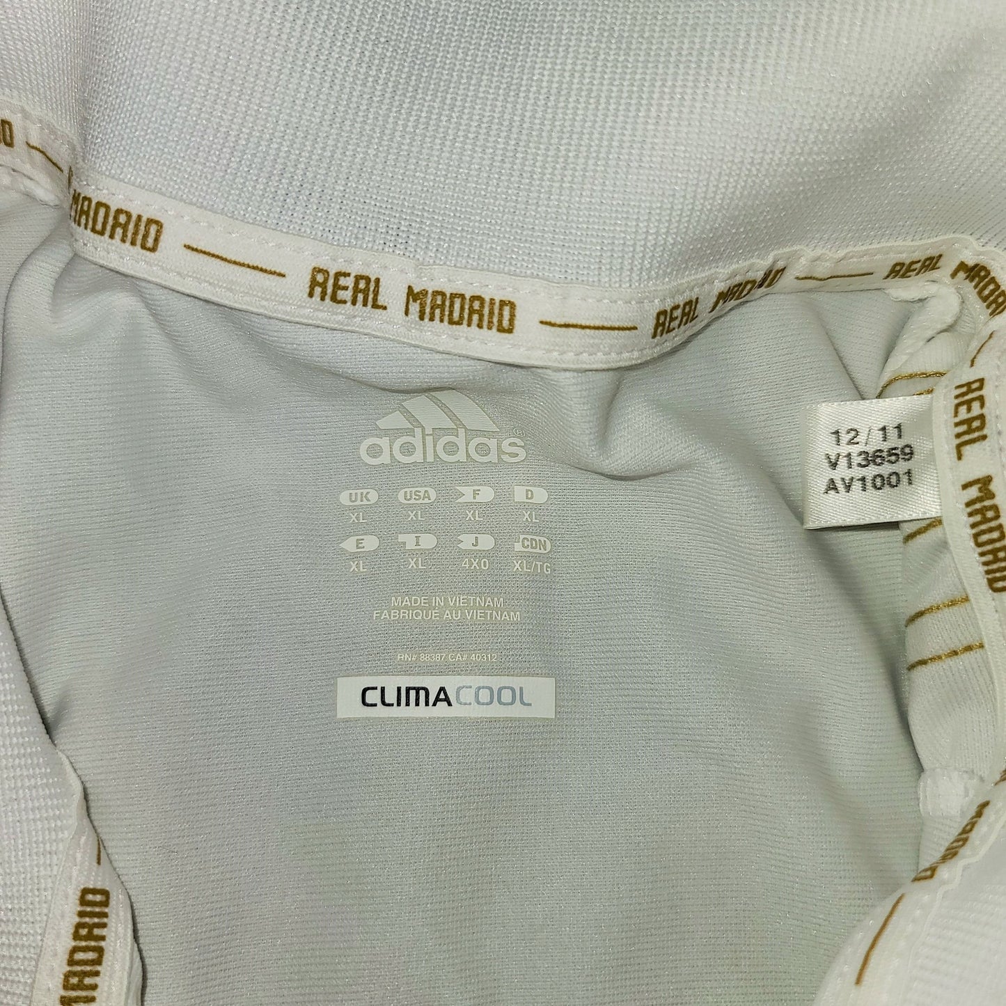 Real Madrid 2011 2012 LA LIGA CHAMPIONS Home Jersey Shirt Camiseta XL SKU# V13659 foreversoccerjerseys