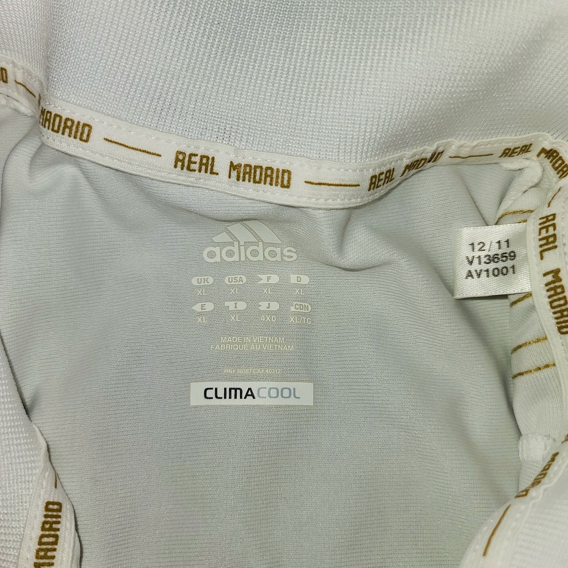 Real Madrid 2011 2012 LA LIGA CHAMPIONS Home Jersey Shirt Camiseta XL SKU# V13659 foreversoccerjerseys